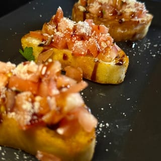 Bruschetta with Balsamic Glaze